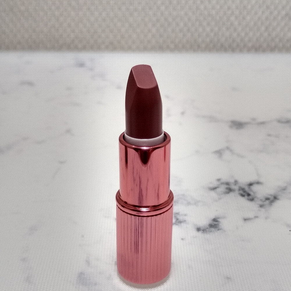 Charlotte Tilbury K.I.S.S.I.N.G Lipstick Icon Baby Mini Size .03 Oz - Picture 2 of 8